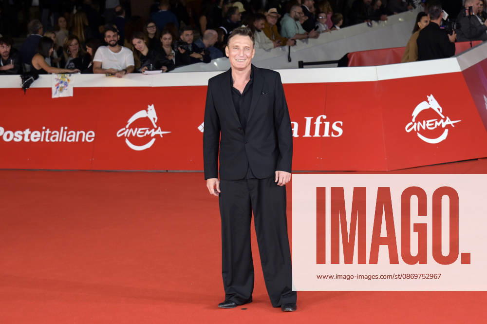 Oliver Masucci at the premiere of the film *The Rome Eight* at the 21st Rome International Film Festival (Festa del Cinema di Roma) 2026 at the Auditorium Parco della Musica in Rome, October 16, 2026 Foto:xA.xM.xTinghinox xFuturexImagex acht_6001
