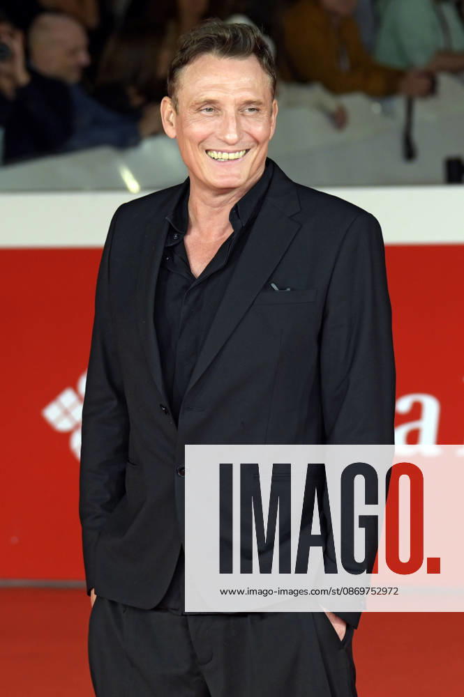 Oliver Masucci at the premiere of the film *The Rome Eight* at the 21st Rome International Film Festival (Festa del Cinema di Roma) 2026 at the Auditorium Parco della Musica in Rome, October 16, 2026 Foto:xA.xM.xTinghinox xFuturexImagex acht_6006
