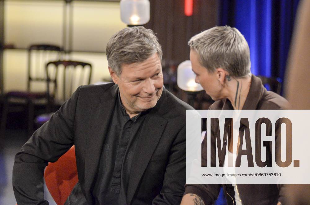 ABB KOELNERTREFF: Stefanie Heinzmann, singer, and Robert Habeck, German writer and former Green Party politician, appeared as guests on the WDR talk show Kölner Treff from the Boecklemünd studio on October 16, 2026, in Cologne, Hamburg, Germany