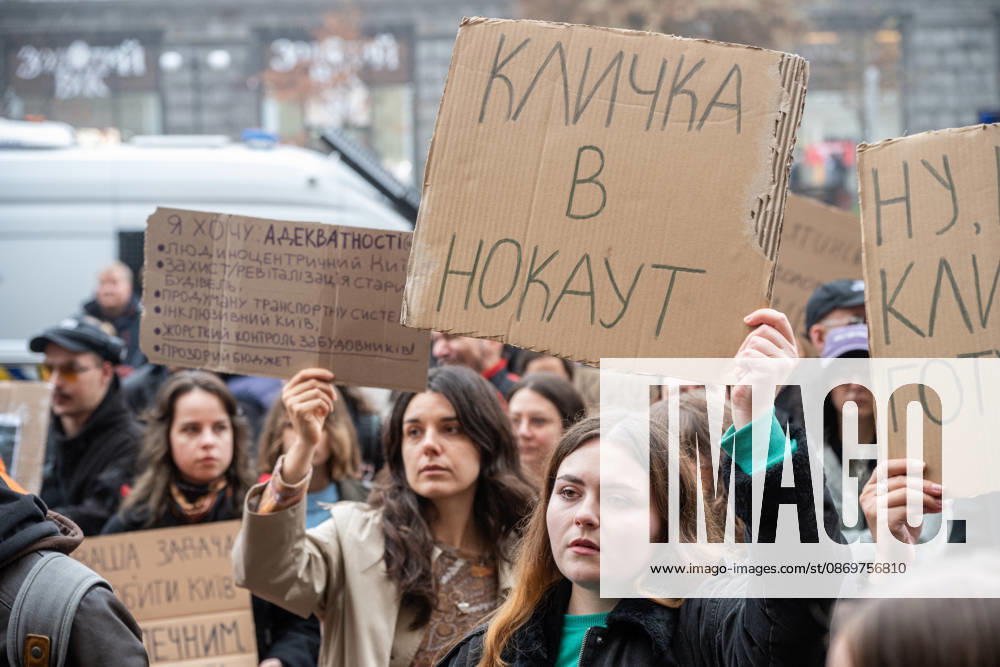Kyiv residents demonstrate outside City Hall demanding Mayor Vitali Klitschko s resignation over winter readiness and shelter shortages KYIV, UKRAINE - OCTOBER 17: Demonstrators, holding banners, gather outside the Kyiv City State Administration building on Khreshchatyk Street to demand the resignation of Kyiv Mayor Vitali Klitschko in Kyiv, Ukraine on October 17, 2026. Local residents expressed growing dissatisfaction over city administration performance, including municipal winter readiness, slow deployment of mobile shelters, illegal real estate developments in protected green zones, and municipal budget allocation during the war. Danylo Antoniuk Anadolu Kyiv Ukraine. Editorial use only. Please get in touch for any other usage.