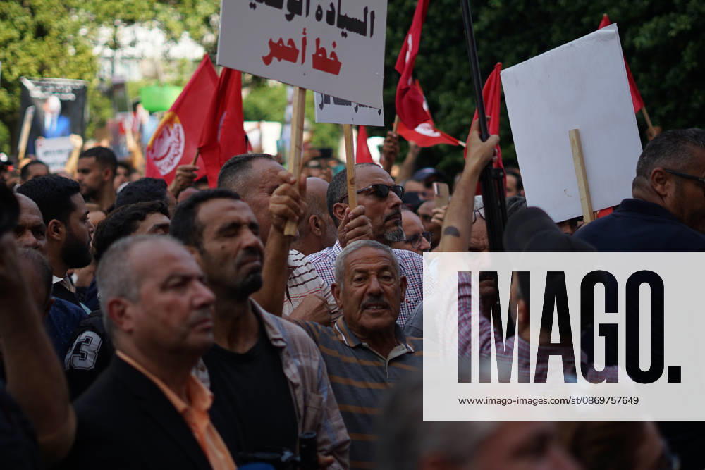 Demonstrators take to the streets of Tunis during a march calling for social and economic reforms and the protection of civil liberties, amid public concerns over rising living costs, workersÃ¢â‚¬â ¢ rights and freedom of expression on October 17, 2026. Organized by trade unions, journalistsÃ¢â‚¬â ¢ representatives, lawyers and civil society groups, the demonstration brings together protesters demanding accountability and defending fundamental rights. The march highlights ongoing concerns over TunisiaÃ¢â‚¬â ¢s economic situation and the space for public dissent. Tunis Tunisia - ZUMAm342 20261017_zsp_m342_044