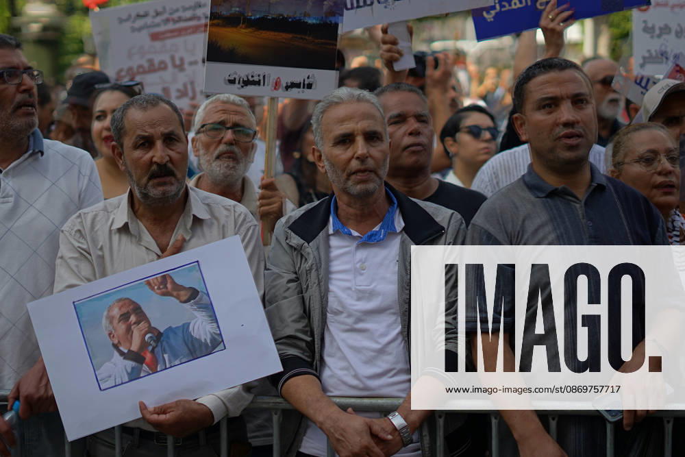 Demonstrators take to the streets of Tunis during a march calling for social and economic reforms and the protection of civil liberties, amid public concerns over rising living costs, workersâ€⠢ rights and freedom of expression on October 17, 2026. Organized by trade unions, journalistsâ€⠢ representatives, lawyers and civil society groups, the demonstration brings together protesters demanding accountability and defending fundamental rights. The march highlights ongoing concerns over Tunisiaâ€⠢s economic situation and the space for public dissent. Tunis Tunisia - ZUMAm342 20261017_zsp_m342_040