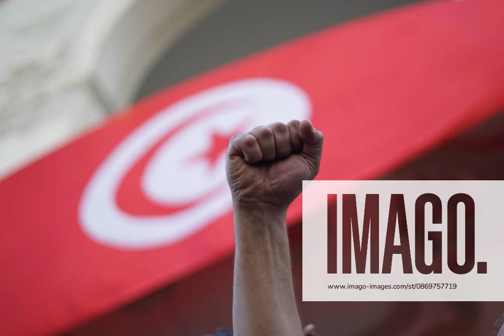 Demonstrators take to the streets of Tunis during a march calling for social and economic reforms and the protection of civil liberties, amid public concerns over rising living costs, workersÃ¢â‚¬â ¢ rights and freedom of expression on October 17, 2026. Organized by trade unions, journalistsÃ¢â‚¬â ¢ representatives, lawyers and civil society groups, the demonstration brings together protesters demanding accountability and defending fundamental rights. The march highlights ongoing concerns over TunisiaÃ¢â‚¬â ¢s economic situation and the space for public dissent. Tunis Tunisia - ZUMAm342 20261017_zsp_m342_045