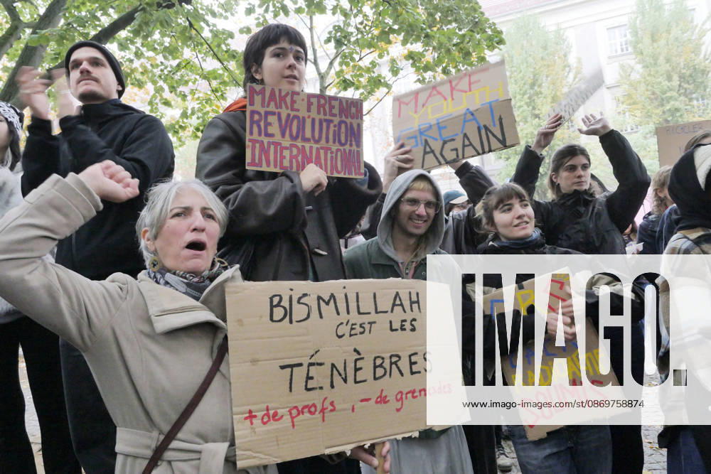 Solidarity with the students in France at Kleistpark