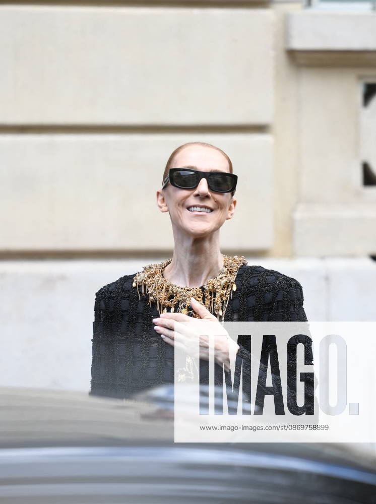 Celine Dion Leaves Her Hotel For Her Last Concert in Paris - France Celine Dion spend time with fans before her last concert in Paris, at hotel Royal Monceau in Paris, France on October 17, 2026. Photo by Florian Poitout ABACAPRESS.COM Paris France
