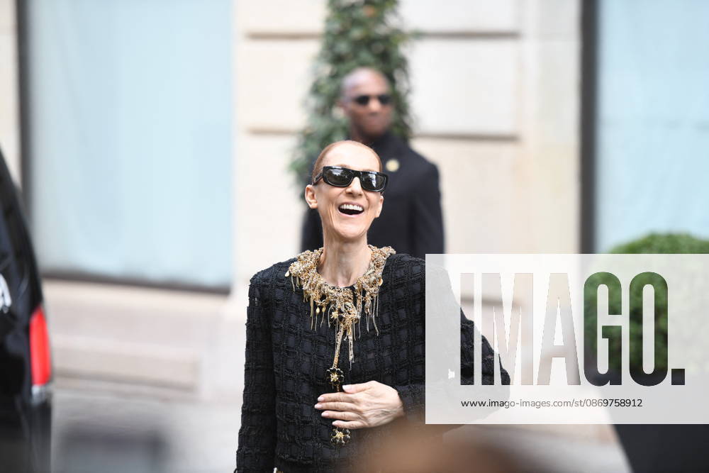Celine Dion Leaves Her Hotel For Her Last Concert in Paris - France Celine Dion spend time with fans before her last concert in Paris, at hotel Royal Monceau in Paris, France on October 17, 2026. Photo by Florian Poitout ABACAPRESS.COM Paris France