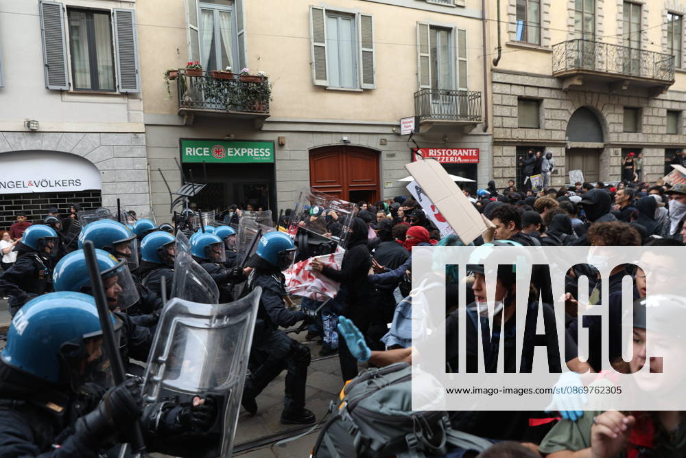 IPA89807728 - Milan, October 17, 2026: Protest by Italia in Piazza, the grassroots movement of students and young workers taking to the streets in 15 Italian cities; clashes