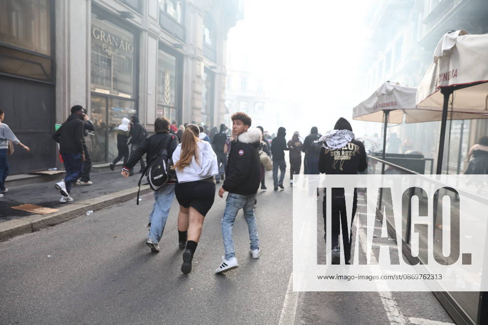 IPA89807732 - Milan, October 17, 2026: Protest by Italia in Piazza, the grassroots movement of students and young workers taking to the streets in 15 Italian cities; clashes