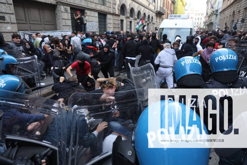 IPA89807734 - Milan, October 17, 2026: Protest by Italia in Piazza, the grassroots movement of students and young workers taking to the streets in 15 Italian cities; clashes