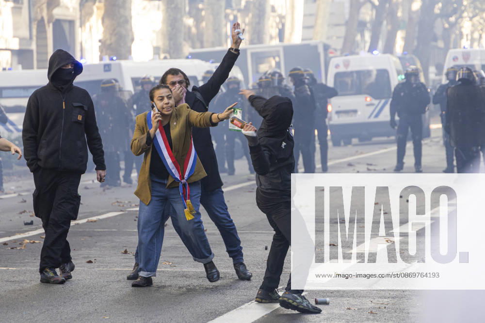 Clashes During High Cost of Living Protest - Lille An elected official of the Republic try to stop fight betwin blackblock and police during National day of action in France to protest the high cost of living and student conditions, bringing together high school and college students, labor unions, and the Yellow Vests movement in Lille, France, on October 17, 2026. Photo by Sebastien Courdji ABACAPRESS.COM_ Lille France