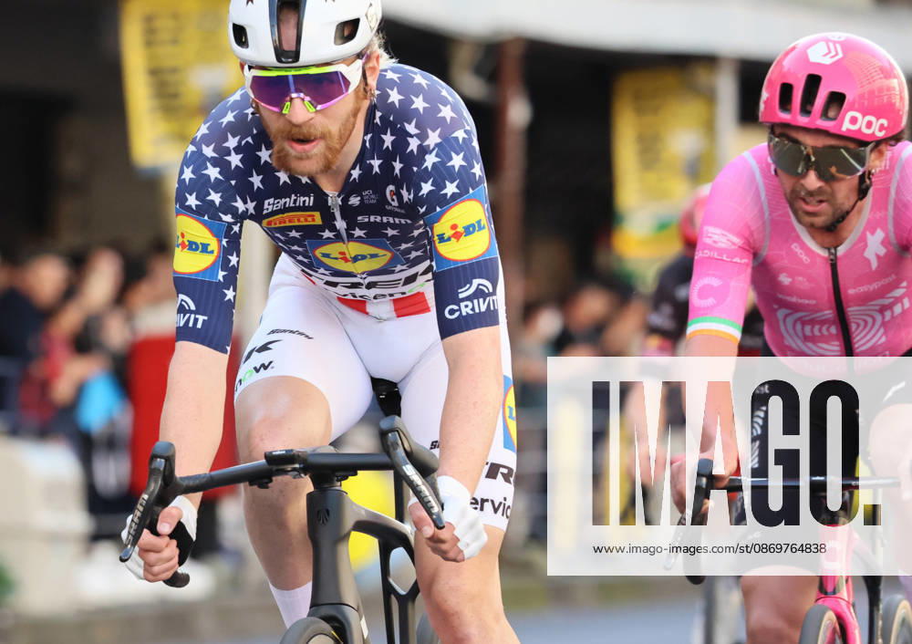 Utsunomiya, Japan - American cyclist Quinn Simmons (L) of Lidl-Trek chases Irish Ben Healey (R) of EF Education - Easy Post at the Utsunomuya Japan Cup Criterium in Utsunomiya, 100km north of Tokyo on Saturday, October 17, 2026. Norwegian Jesper Stiansen won the 33.75km race with a time of 40 minutes 07 seconds. (photo by Yoshio Tsunoda AFLO) aflo_356766299
