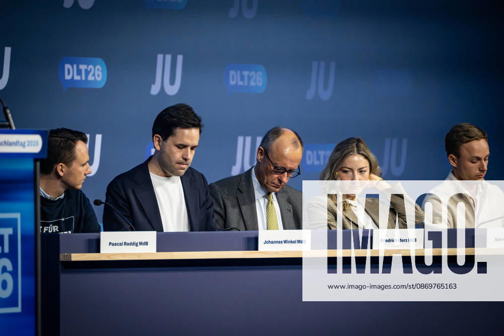 Pascal Reddig, Deputy Federal Chair of the JU; Johannes Winkel, Federal Chair of the JU; Friedrich Merz, Federal Chancellor; Julien Jopp, Deputy Federal Chair of the JU; Ann Cathrin Simon, Deputy Federal Chair of the JU, from left to right on stage following the Federal Chancellor’s speech at the 78th Germany Day 2026 in Bonn. Junge