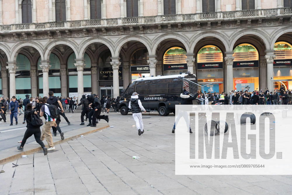 IPA89812353 - Milan, October 17, 2026: Italia in Piazza demonstration; violent clashes between police and the student movement
