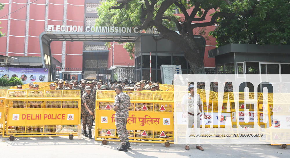 Paramilitary Forces and Delhi Police deployed outside the election commission of India HQ, on October 17, 2026 in New Delhi, India. (Photo by Sonu Mehta Hindustan Times ) CJP Supporters Protest Demanding CEC Gyanesh Kumar s Resignation Over Voter List Changes