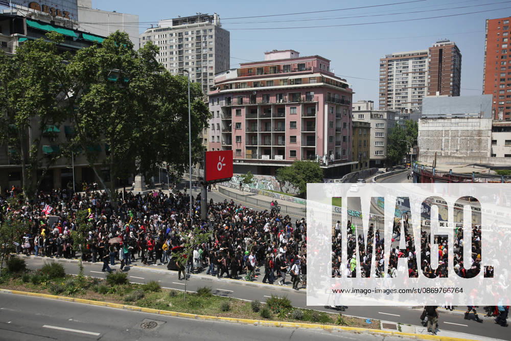 The 2026 Zombiewalk takes place in downtown Santiago. Jonnathan Oyarzun Aton Chile, Santiago, Chile Aton 1200434