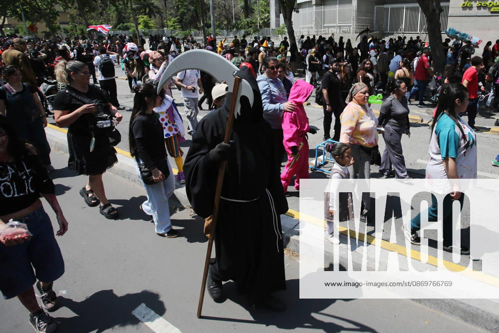 The 2026 Zombiewalk takes place in downtown Santiago. Jonnathan Oyarzun Aton Chile, Santiago, Chile Aton 1200436