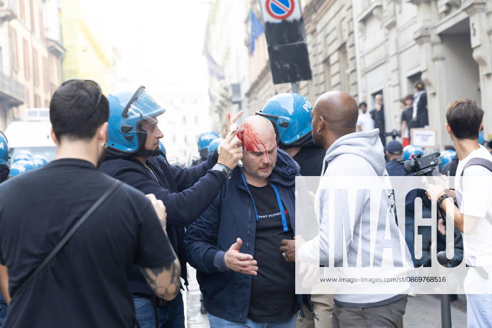 IPA89816913 - Milan, October 17, 2026: Italia in Piazza demonstration; violent clashes between police and the student movement