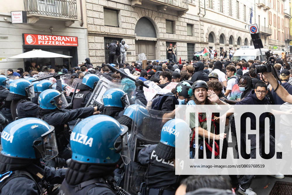IPA89816930 - Milan, October 17, 2026: Italia in Piazza demonstration; violent clashes between police and the student movement