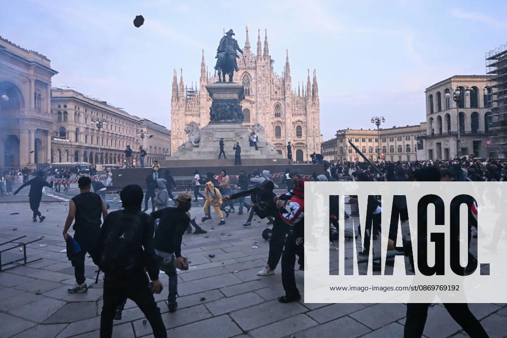 Protesters clash with police during cost-of-living demonstration in Milan MILAN, ITALY - OCTOBER 17: Protesters clash with police during a demonstration against the rising cost of living and in support of better living conditions, on October 17, 2026 in Milan, Italy. Stringer Anadolu Milan Italy. Editorial use only. Please get in touch for any other usage.