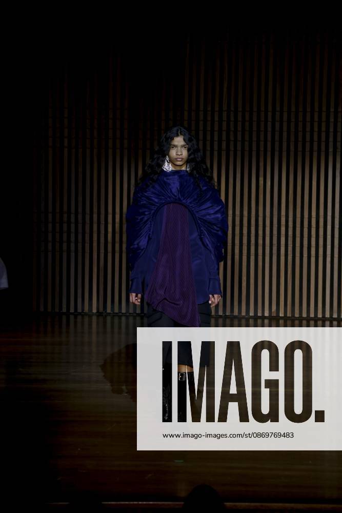 Handred s fashion show at SPFW N61 Sao Paulo (SP), 10 16 2026 Fashion SPFW N61 Handred presents the summer 2027 collection, entitled Vapor in Progress, during a show at the Teatro Cultura Artistica, on Friday night (16), as part of the program of the 61st edition of Sao Paulo Fashion Week. The presentation had references to Japanese culture, a live soundtrack and a performance of taiko, traditional Japanese percussion.(Foto: Leco Viana Thenews2 imago images) Handred s fashion show at SPFW N61