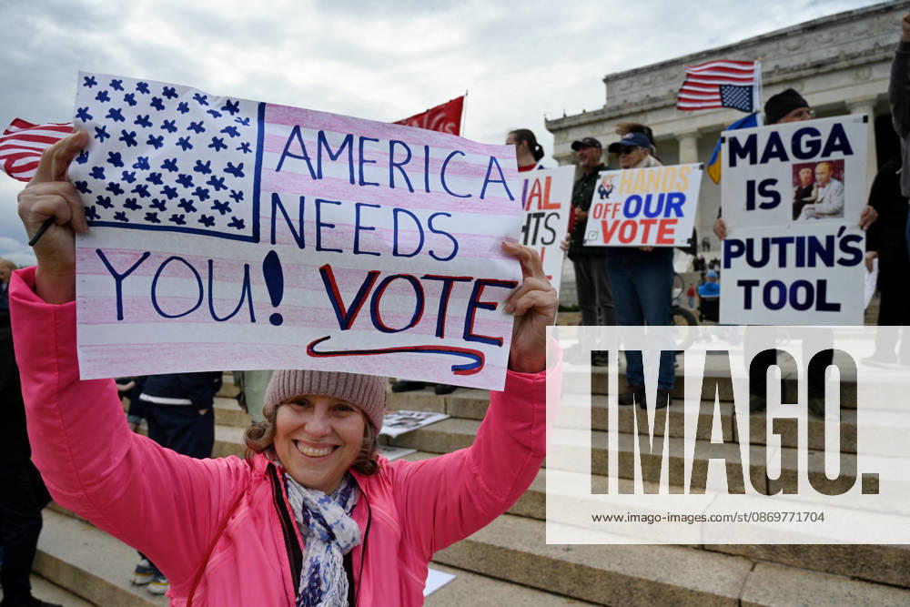 Demonstrators take part in a No Kings: Vote Early rally Demonstrators take part in a No Kings: Vote Early rally at the Lincoln Memorial in Washington DC, on October 17, 2026. The national day of action is taking place in cities across the country focusing on voter turnout, early voting and election protection, ahead of the midterm elections. Photo by Olivier Douliery ABACAPRESS.COM Washington DC United States