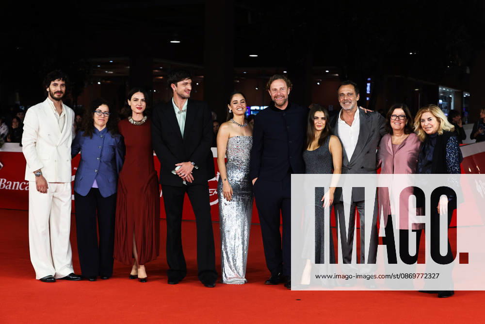 IPA89820618 - Rome Cinema Festival 2026. Evening 05 Red Carpet for the film *CHIAROSCURO*. Pictured: Romana Maggiora Vergano, Pierpaolo Spollon, Andrea Lattanzi, Matilde Gioli, Jan Maria Michelini, Aurora Giovinazzo, Alessandro Preziosi