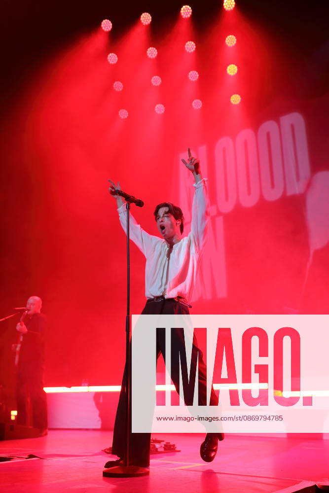 Frederik Fred Rabe of the band Giant Rooks at a concert at the Max Schmeling Halle in Berlin, October 17, 2026 Giant Rooks Concert Berlin