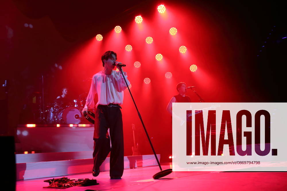 Finn Thomas, Frederik Fred Rabe, and Luca Göttner (from left) of the band Giant Rooks at a concert at the Max Schmeling Halle in Berlin on October 17, 2026. Giant Rooks Concert Berlin