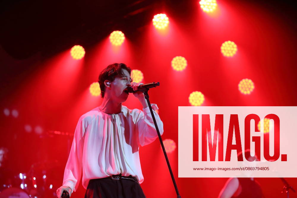 Frederik Fred Rabe of the band Giant Rooks at a concert at the Max Schmeling Halle in Berlin, October 17, 2026 Giant Rooks Concert Berlin
