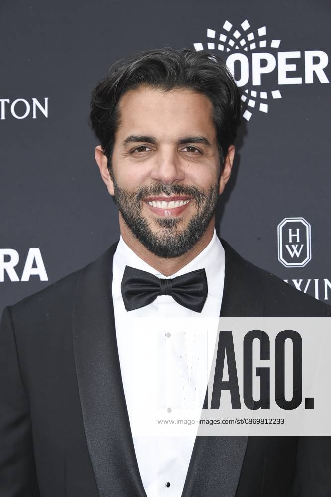 Domingo Hindoyan at arrivals for LA Opera s Opening Night Gala, Dorothy Chandler Pavilion in The Music Center, Los Angeles, CA, October 17, 2026. Photo By: Elizabeth Goodenough Everett Collection LA Opera s Opening Night Gala PUBLICATIONXNOTxINxCANxCHNxFRAxITAxJPNxNORxPOLxRUSxESPxUKxUSA
