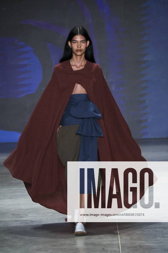 Cria Costura presents its collection at SPFW N61. Sao Paulo (SP), 10 17 2026 Moda SPFW N61 The brand Cria Costura presents its collection during a fashion show at the 61st edition of Sao Paulo Fashion Week, at the Pavilhao das Culturas Brasileiras (Pacubra), in Parque Ibirapuera, Sao Paulo.(Foto: Leco Viana Thenews2 imago images) Cria Costura presents its collection at SPFW N61.
