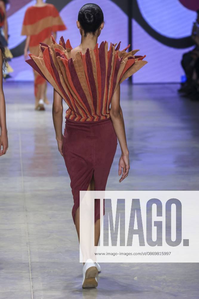 Cria Costura presents its collection at SPFW N61. Sao Paulo (SP), 10 17 2026 Moda SPFW N61 The brand Cria Costura presents its collection during a fashion show at the 61st edition of Sao Paulo Fashion Week, at the Pavilhao das Culturas Brasileiras (Pacubra), in Parque Ibirapuera, Sao Paulo.(Foto: Leco Viana Thenews2 imago images) Cria Costura presents its collection at SPFW N61.