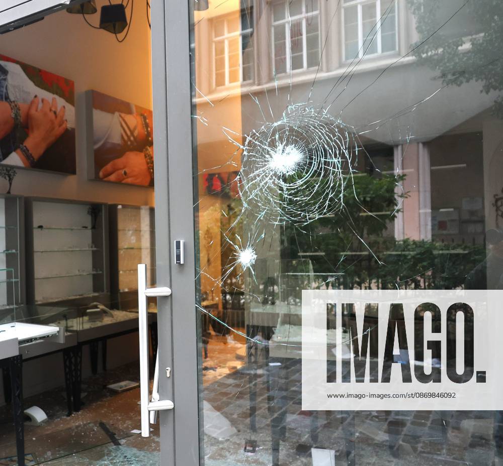 Riots and Looting: The Day After the Protest PHOTOPQR LE PROGRES Richard MOUILLAUD Lyon, October 18, 2026 Riots and Looting: The Day After the Protest Riots and Looting: The Day After the Protest Extensive damage, shattered storefronts and looted shops. Lyon, October 18, 2026: 20,000 people demonstrated in the streets of Lyon. Violence overshadowed the protesters’ demands, resulting in a level of chaos rarely seen in the city. The tourist office was set on fire, and numerous stores were looted. Lyon, October 18, 2026: 20,000 people demonstrated in the streets of Lyon. Violence overshadowed the protesters’ demands, resulting in a level of chaos rarely seen in the city. The tourist office was set on fire, and a great many shops were looted.