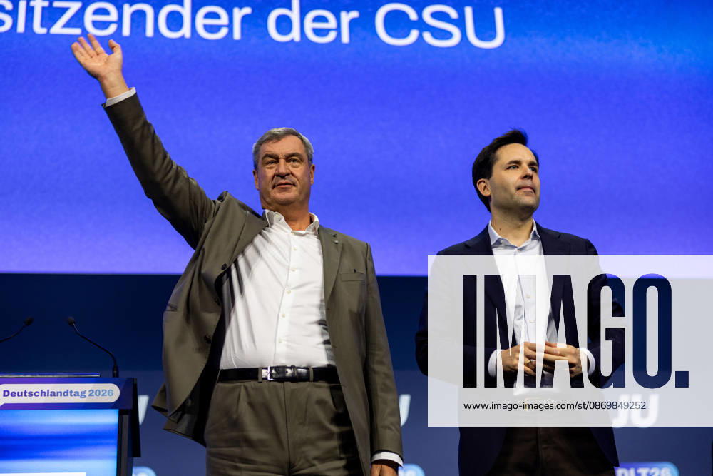 Young Union Germany Day in Bonn: Speech by the Federal Chancellor, October 17, 26. Closing photo with Johannes WINKEL, Member of the Bundestag and Federal Chairman of the Young Union (CDU), and Federal Chancello
