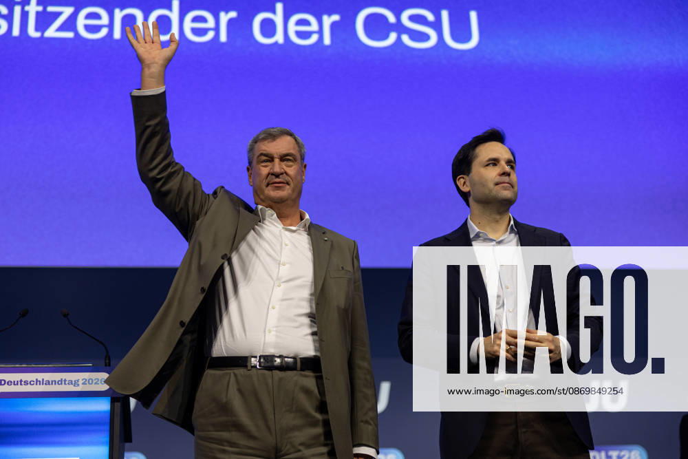 Young Union Germany Day in Bonn: Speech by the Federal Chancellor, October 17, 26. Closing photo with Johannes WINKEL, Member of the Bundestag and Federal Chairman of the Young Union (CDU), and Federal Chancello