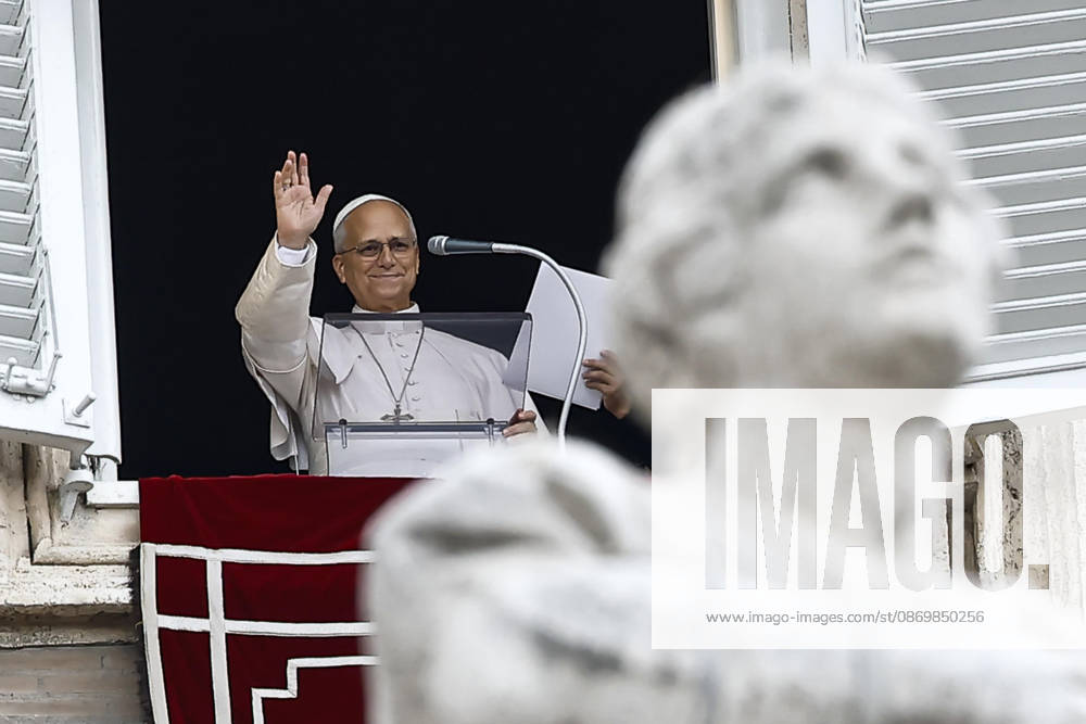 Vatican City, ITALIA ROMA: Pope Leo XIV during the Angelus prayer, traditional Sunday s prayer, from the window of his office overlooking Saint Peter s Square, the day after his discharge from the Agostino Gemelli University Hospital, where he had been admitted for surgery, Vatican City, 18 October 2026. ANSA ANGELO CARCONI. Vatican City ITALIA ROMA - ZUMAa110 20261018_zaf_a110_002
