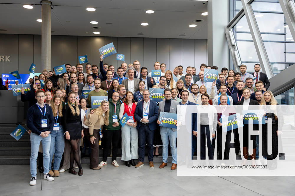 Markus Söder in a group photo with the Bavarian State Association at the Junge Union’s Germany Day in Bonn on October 26, 2018. Bavarian Minister-President and CSU Chairman Markus SÖDER (CSU), is standing in the cent