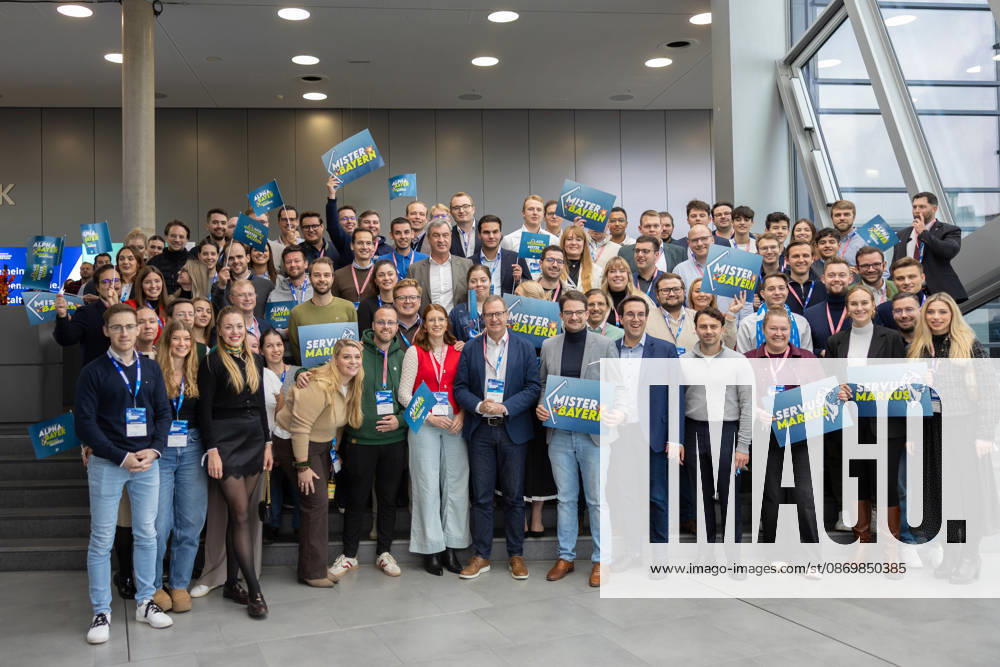 Markus Söder in a group photo with the Bavarian State Association at the Junge Union’s Germany Day in Bonn on October 26, 2018. Bavarian Minister-President and CSU Chairman Markus SÖDER (CSU), is standing in the cent