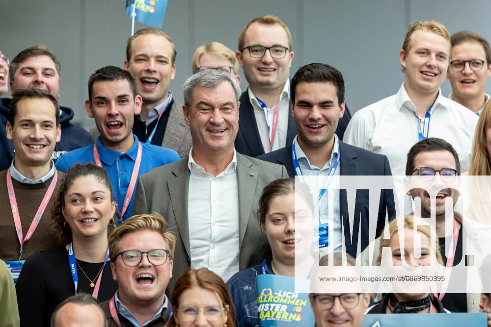 Markus Söder in a group photo with the Bavarian State Association at the Junge Union’s Germany Day in Bonn on October 26, 2018. Bavarian Minister-President and CSU Chairman Markus SÖDER (CSU), is standing in the center