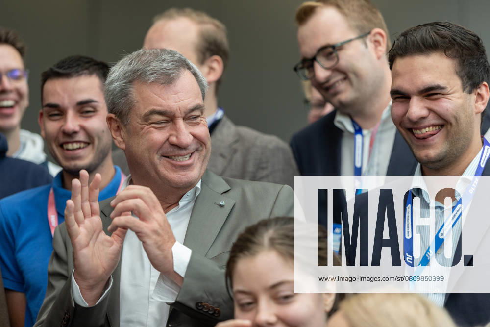 Markus Söder in a group photo with the Bavarian State Association at the Junge Union’s Germany Day in Bonn on October 18, 2026. Bavarian Minister-President and CSU Chair Markus SÖDER (CSU), is pictured in the center of a group photo with delegates from the Bavarian State Associa