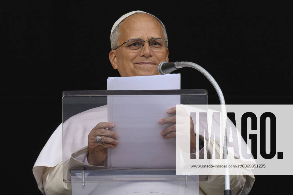 ITALY - POPE - VATICAN-2026 10 18 Italy, Rome, Vatican, October 18, 2026 Pope Leo XIV waves from the window of the apostolic palace overlooking St. Peter s square during the Angelus prayer a day after his return to The Vatican following a surgery to remove a cancerous tumour in his right lung Photo by VATICAN MEDIA Catholic Press Photo - NO BOOKS