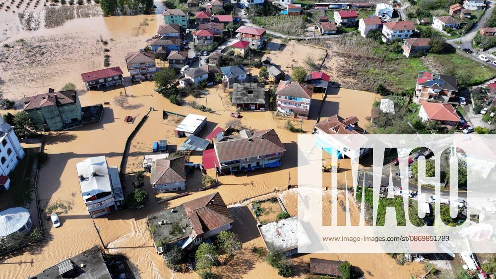 Overflowing stream floods neighborhood in northwestern Turkiye SAKARYA, TURKIYE - OCTOBER 18: An aerial view of flooded houses and streets in the Daricayiri neighborhood of Karasu district in Sakarya, northwestern Turkiye, on October 18, 2026. Heavy rainfall throughout the night causes a stream to overflow, inundating parts of the neighborhood. Ibrahim Yozoglu Anadolu Sakarya Turkey. Editorial use only. Please get in touch for any other usage.