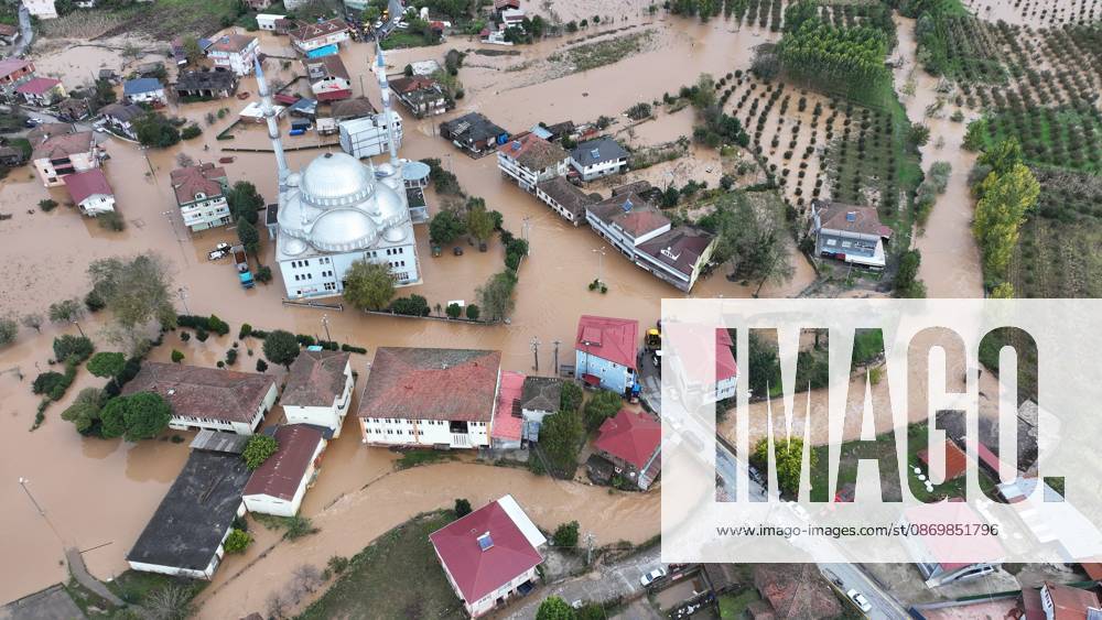 Overflowing stream floods neighborhood in northwestern Turkiye SAKARYA, TURKIYE - OCTOBER 18: An aerial view of flooded houses and streets in the Daricayiri neighborhood of Karasu district in Sakarya, northwestern Turkiye, on October 18, 2026. Heavy rainfall throughout the night causes a stream to overflow, inundating parts of the neighborhood. Ibrahim Yozoglu Anadolu Sakarya Turkey. Editorial use only. Please get in touch for any other usage.