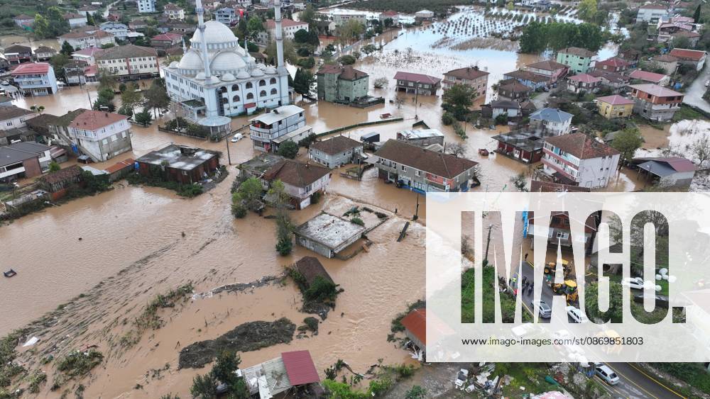 Overflowing stream floods neighborhood in northwestern Turkiye SAKARYA, TURKIYE - OCTOBER 18: An aerial view of flooded houses and streets in the Daricayiri neighborhood of Karasu district in Sakarya, northwestern Turkiye, on October 18, 2026. Heavy rainfall throughout the night causes a stream to overflow, inundating parts of the neighborhood. Ibrahim Yozoglu Anadolu Sakarya Turkey. Editorial use only. Please get in touch for any other usage.
