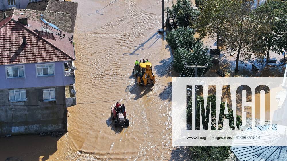 Overflowing stream floods neighborhood in northwestern Turkiye SAKARYA, TURKIYE - OCTOBER 18: An aerial view of flooded houses and streets in the Daricayiri neighborhood of Karasu district in Sakarya, northwestern Turkiye, on October 18, 2026. Heavy rainfall throughout the night causes a stream to overflow, inundating parts of the neighborhood. Ibrahim Yozoglu Anadolu Sakarya Turkey. Editorial use only. Please get in touch for any other usage.