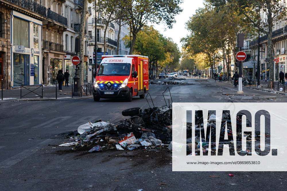 PARIS DAMAGE FROM THE OCTOBER 17, 2026 RIOTS PHOTOPQR LE PARISIEN Olivier Corsan Paris, October 18, 2026 Paris, France, October 18, 2026 This morning, Parisians and tourists discovered the damage and looting of stores that took place the previous day in the capital during the riots on the fringes of the October 17, 2026, demonstration organized by the Yellow Vests against the high cost of living and high school students demanding more resources for education, as seen here on Boulevard Sébastopol. Photo: LP Olivier Corsan. The day of mobilization on October 17 against the high cost of living was marked by scenes of urban guerrilla warfare and looting in many cities. The Prime Minister reported 1,200 arrests and 150 police officers and genda