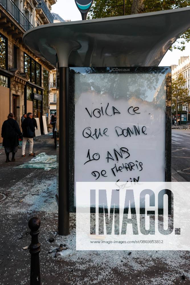 PARIS DAMAGE FROM THE OCTOBER 17, 2026 RIOTS PHOTOPQR LE PARISIEN Olivier Corsan Paris, October 18, 2026 Paris, France, October 18, 2026 This morning, Parisians and tourists discovered the damage and looting of stores that took place the previous day in the capital during the riots on the fringes of the October 17, 2026, demonstration organized by the Yellow Vests against the high cost of living and high school students demanding more resources for education, as seen here on Boulevard Sébastopol. Photo: LP Olivier Corsan. The day of mobilization on October 17 against the high cost of living was marked by scenes of urban guerrilla warfare and looting in many cities. The Prime Minister reported 1,200 arrests and 150 police officers and genda