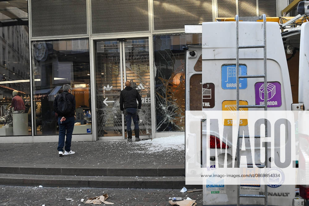 Images of the damage in the aftermath of the October 17, 2026, protests in Paris’s Les Halles district The day after violent clashes between protesters and French police during the demonstration against the high cost of living in Paris, France, on October 18, 2026 Lionel Urman Bestimage Paris France