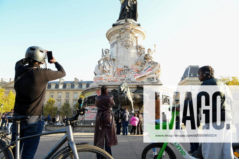 October 17 Protest in Paris: The Day After at Place de la République The day after Violent clashes between protesters and French police during the demonstration against the high cost of living in Paris, France, on October 18, 2026 460560 2026 10 18 Paris France