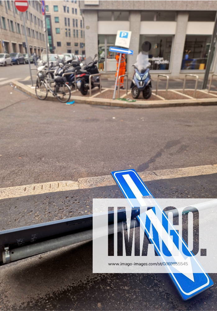 IPA89854725 - Milan, October 18, 2026 Damage caused during the protest by activists on Saturday evening at Foot Luker on Corso Vittorio Emanuele and Via Crocefisso